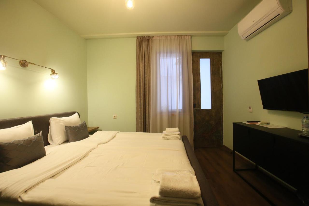 Boutique Kosher Hotel Tourfa Tiflis Exterior foto